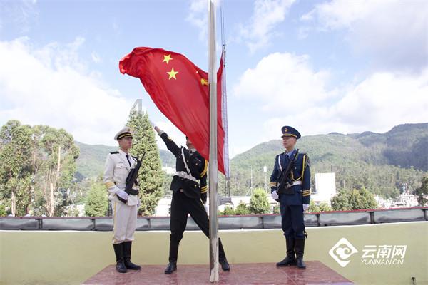 记者：拜仁想要马上引进萨拉戈萨顶替科曼，格拉纳达不愿意放人