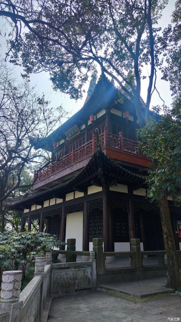 华为云CodeArts Snap荣获信通院优秀大模型案例及两项荣誉证书